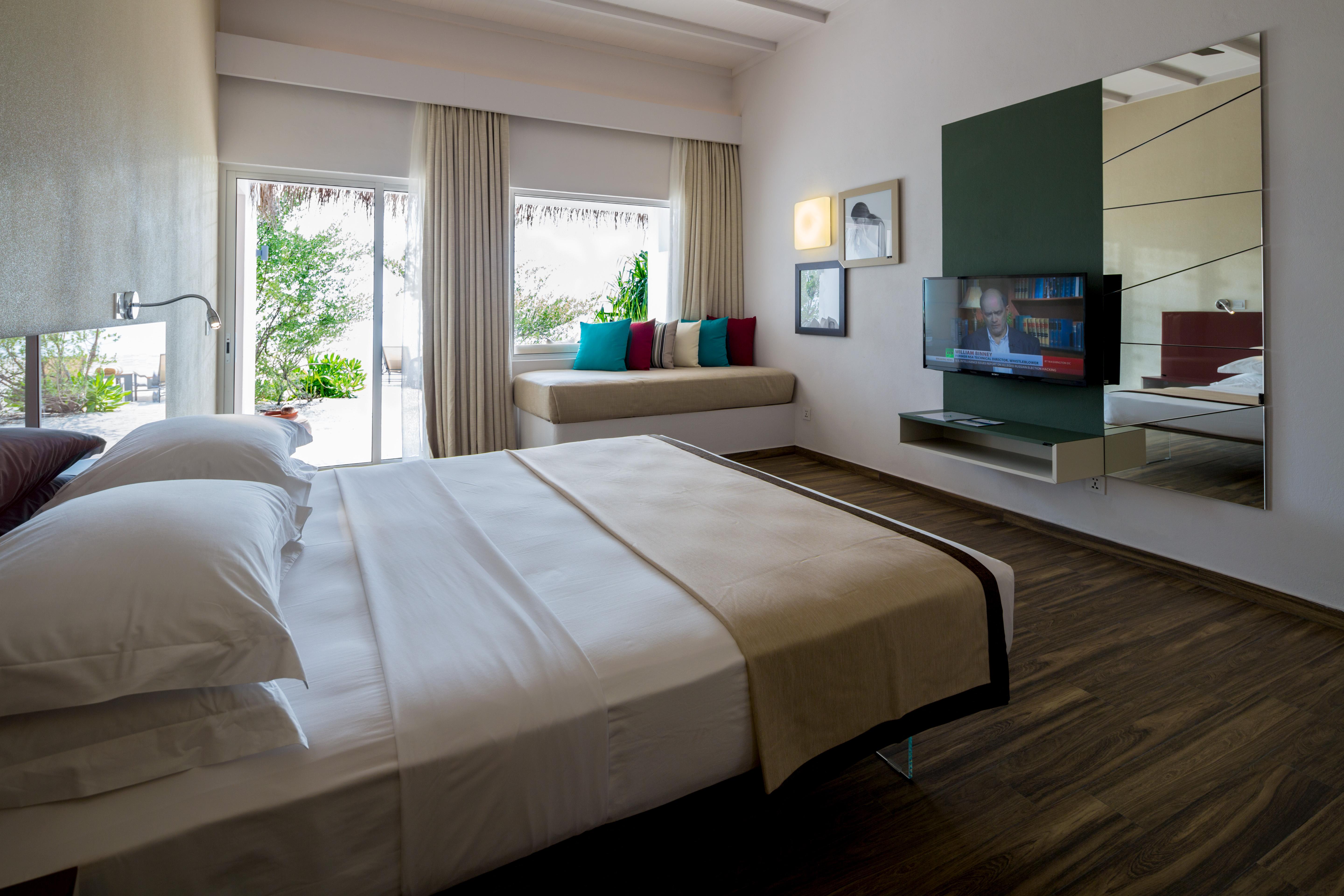 Cocoon Maldives Hotel Kurendhoo Exterior foto