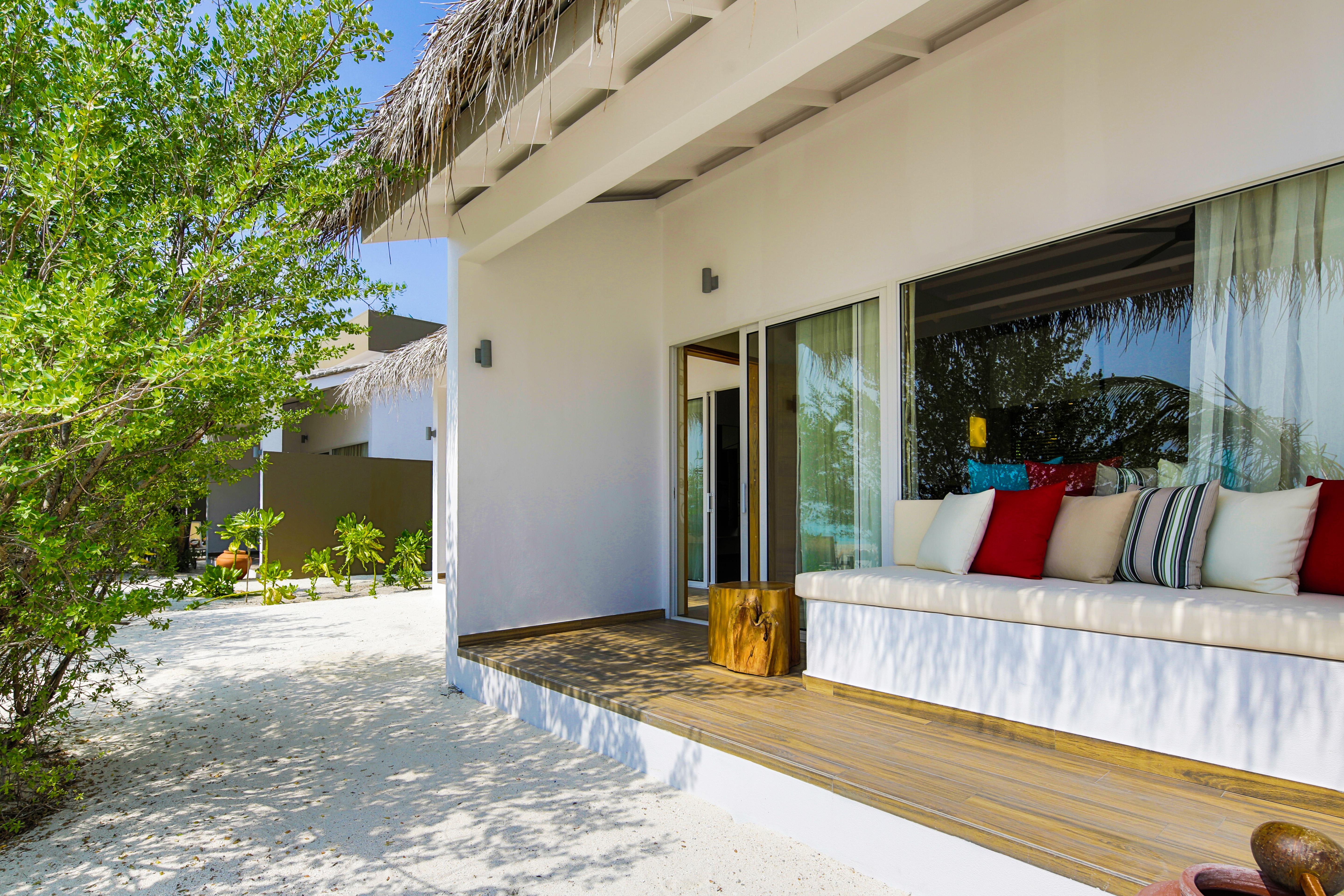 Cocoon Maldives Hotel Kurendhoo Exterior foto