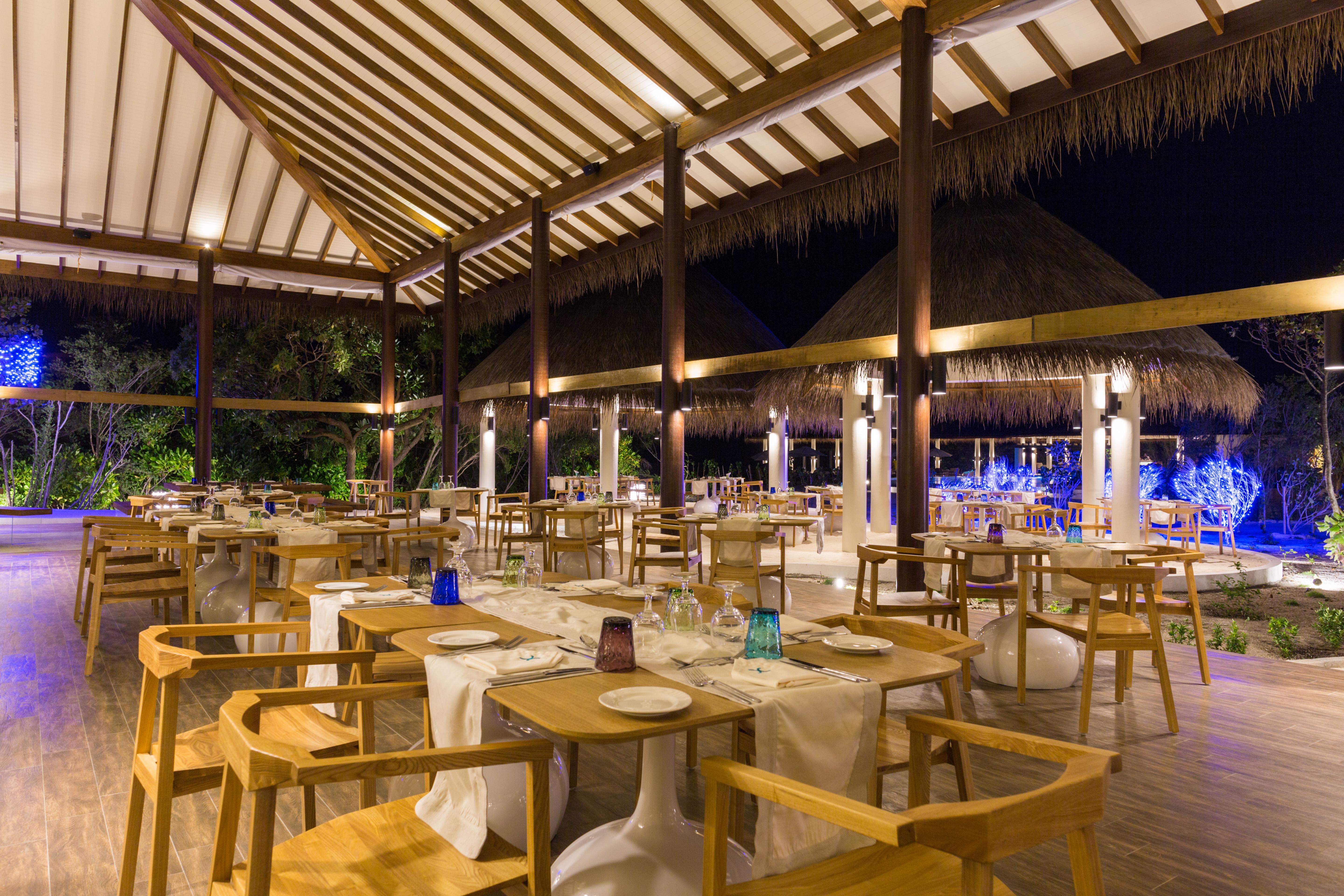 Cocoon Maldives Hotel Kurendhoo Exterior foto