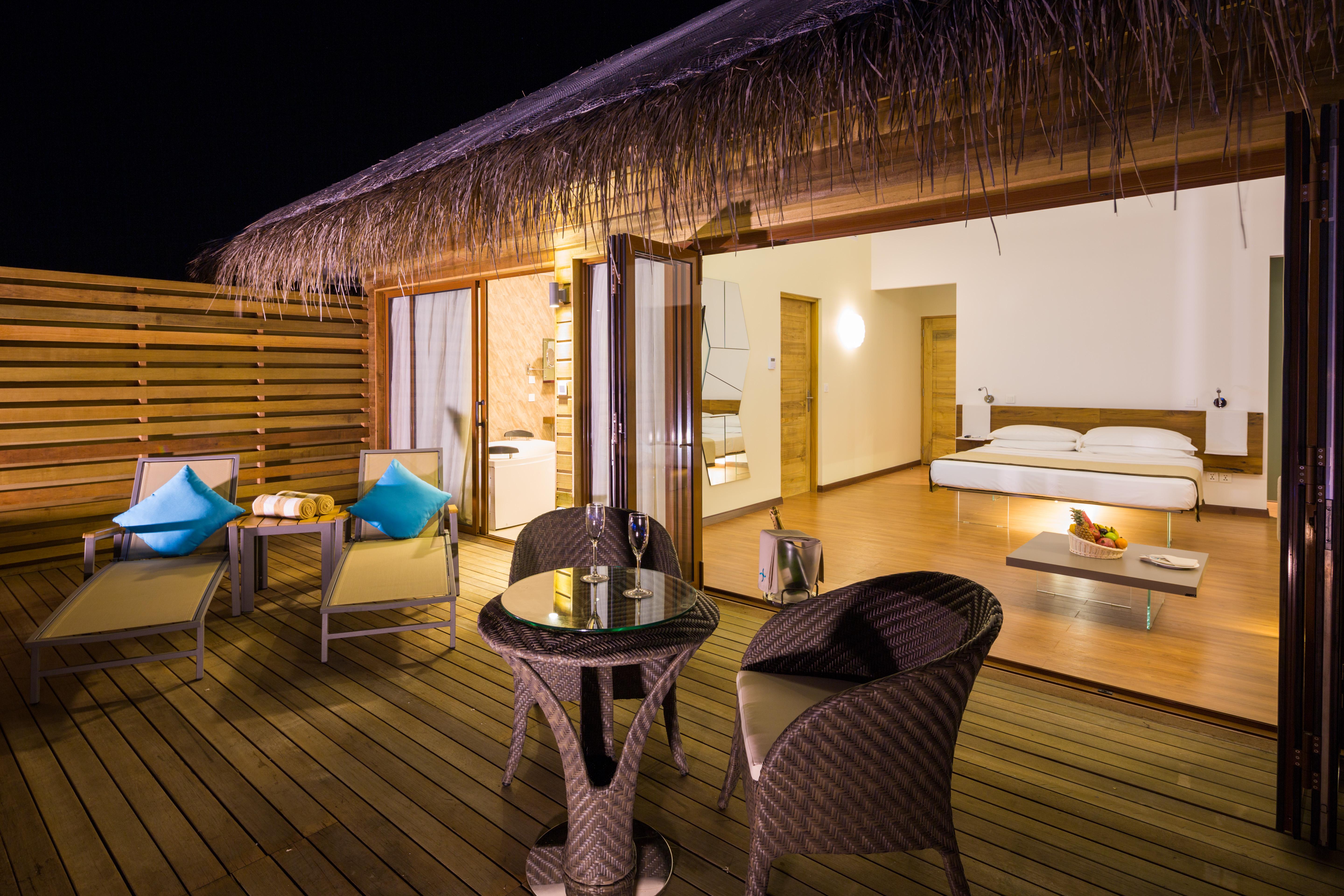 Cocoon Maldives Hotel Kurendhoo Exterior foto