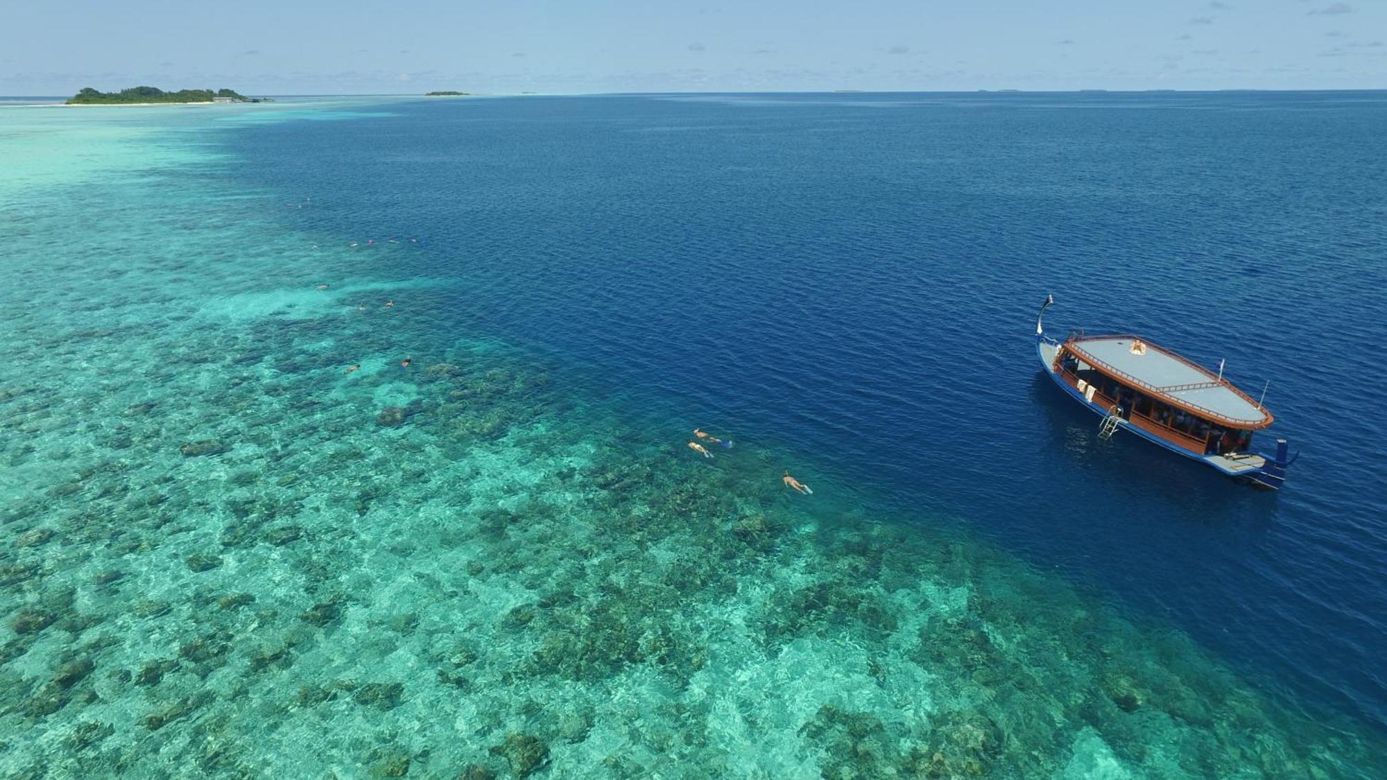 Cocoon Maldives Hotel Kurendhoo Exterior foto
