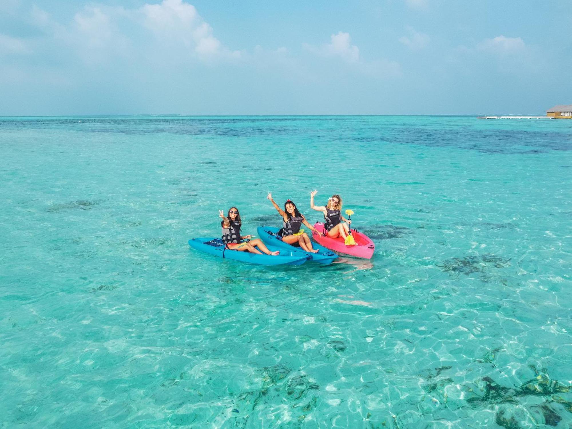 Cocoon Maldives Hotel Kurendhoo Exterior foto