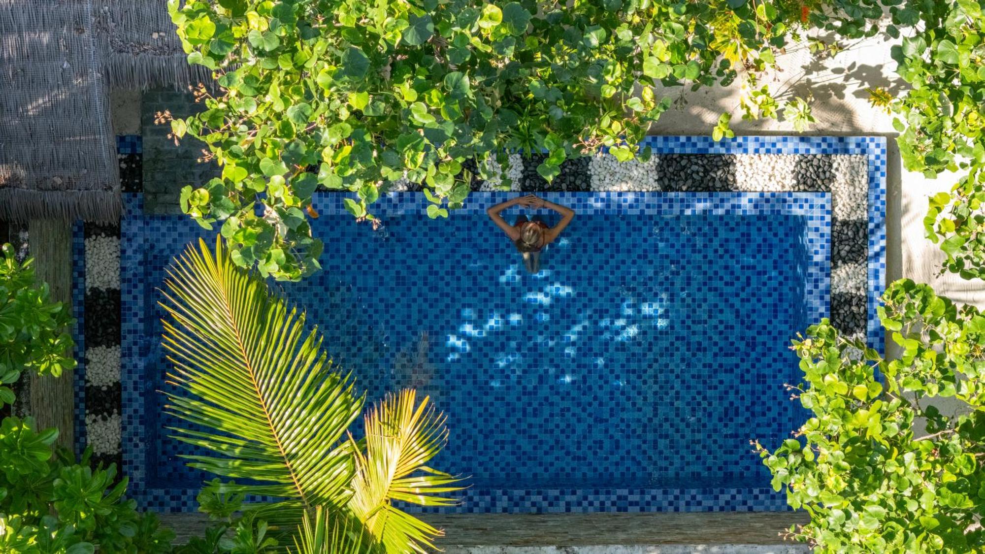 Cocoon Maldives Hotel Kurendhoo Exterior foto