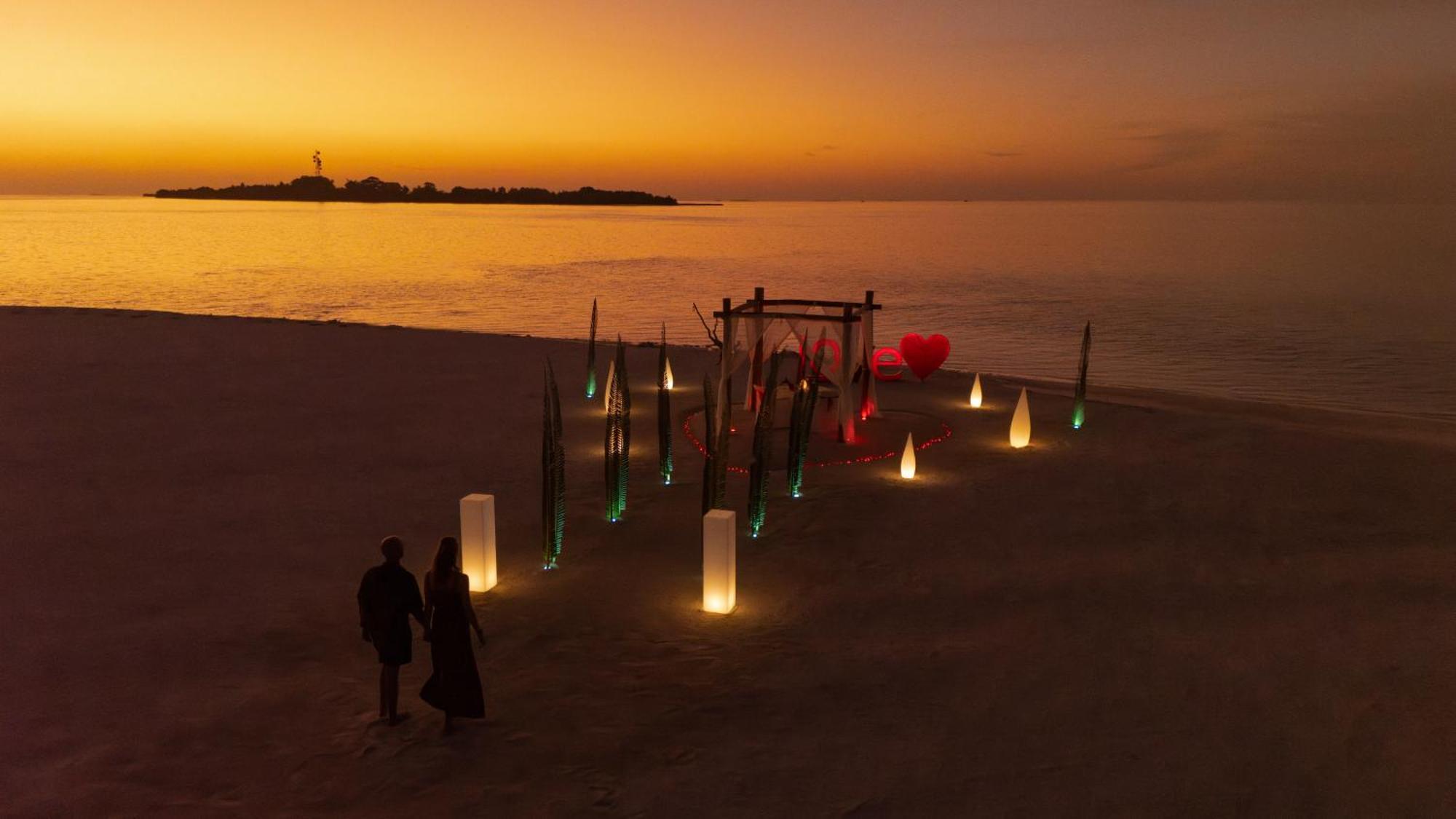 Cocoon Maldives Hotel Kurendhoo Exterior foto
