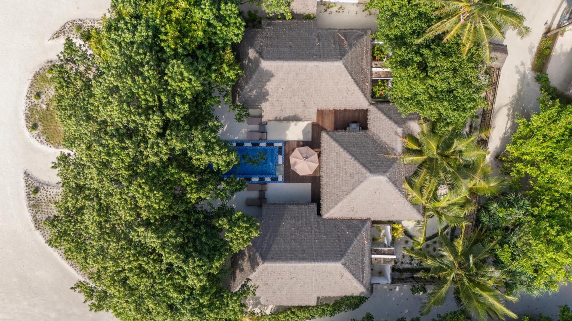 Cocoon Maldives Hotel Kurendhoo Exterior foto