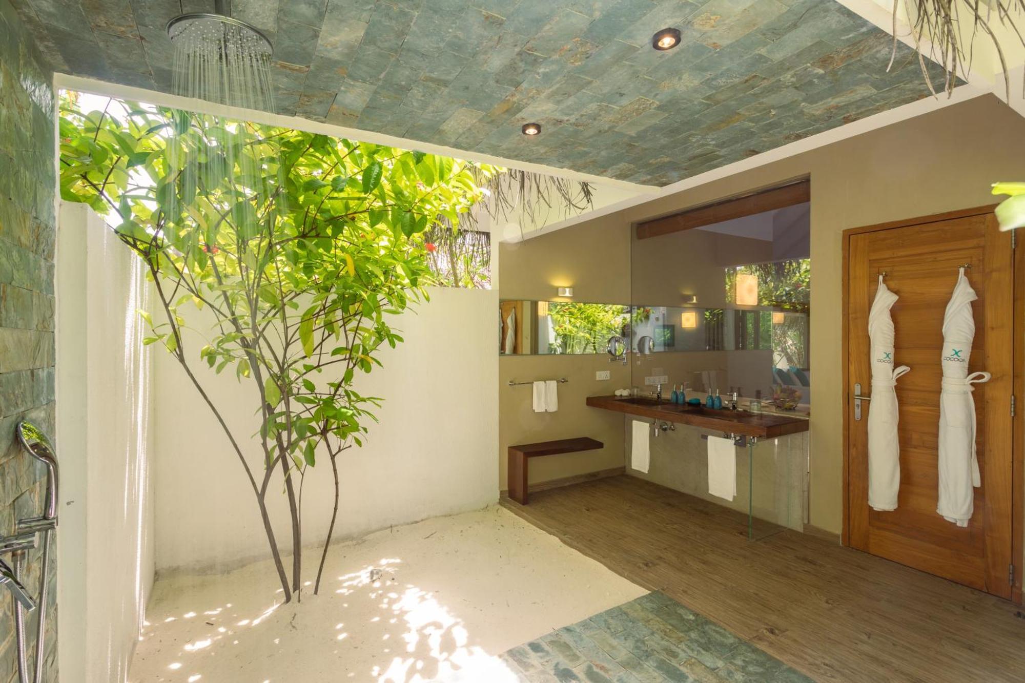 Cocoon Maldives Hotel Kurendhoo Exterior foto