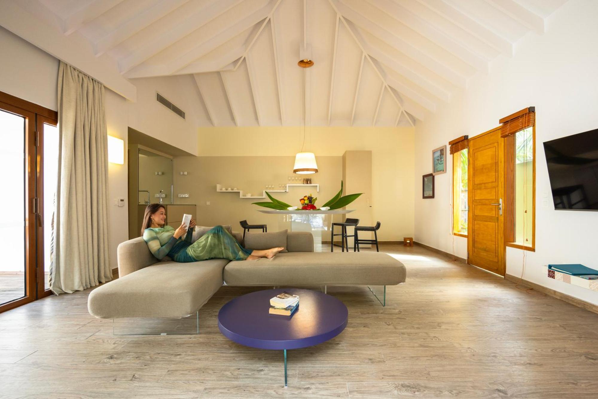 Cocoon Maldives Hotel Kurendhoo Exterior foto