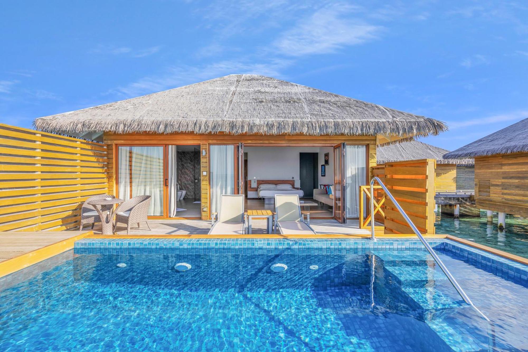 Cocoon Maldives Hotel Kurendhoo Exterior foto