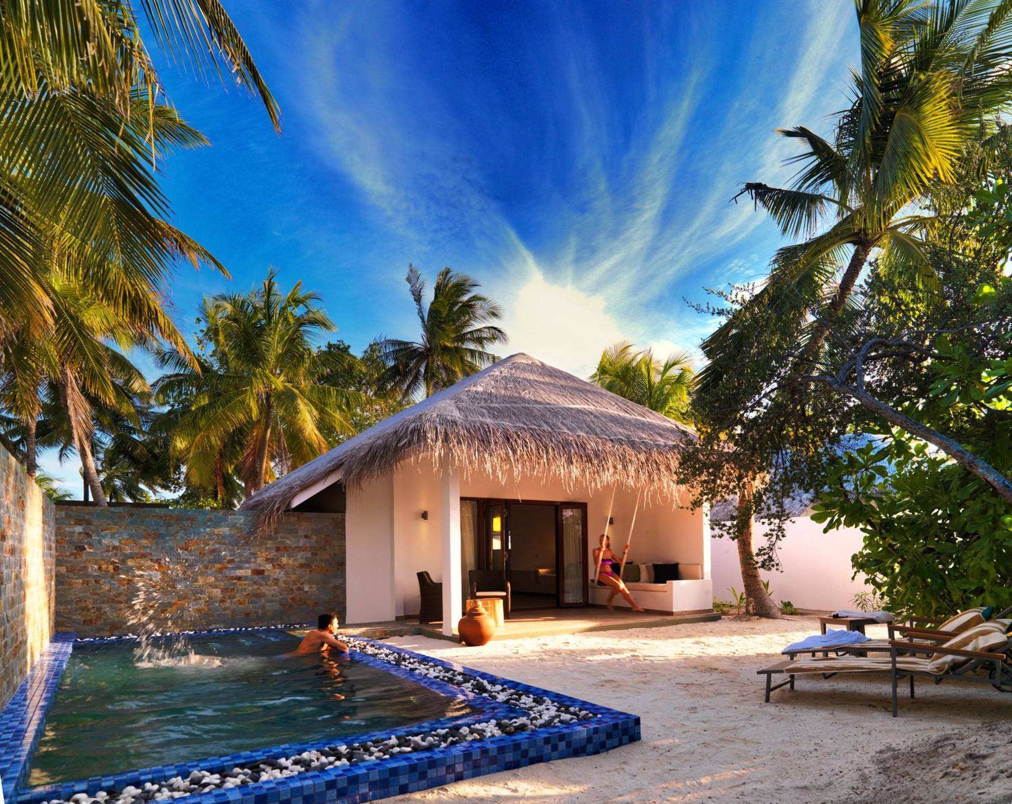 Cocoon Maldives Hotel Kurendhoo Exterior foto