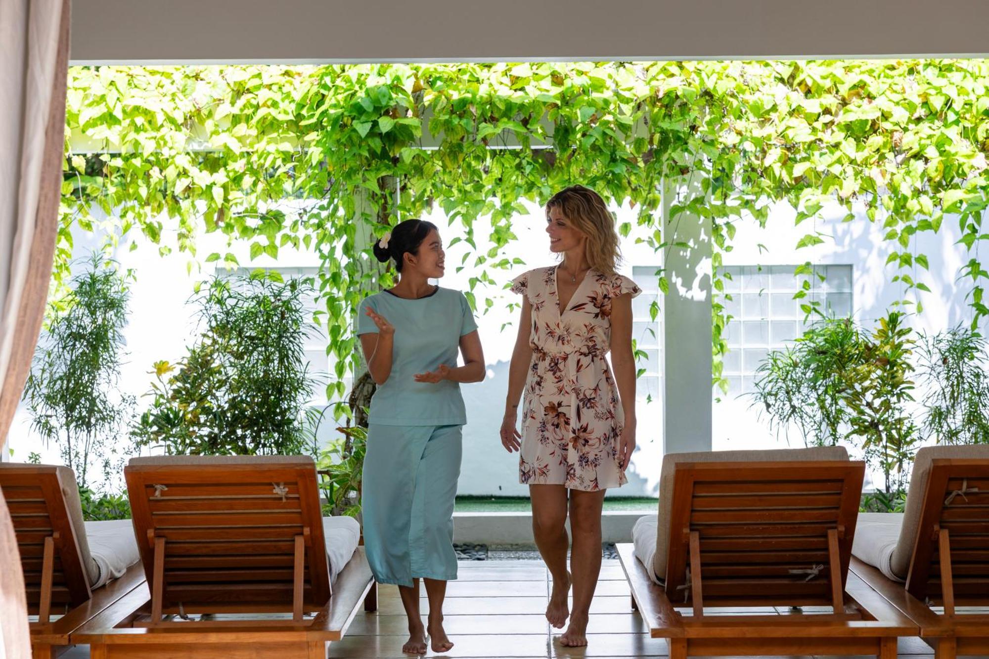 Cocoon Maldives Hotel Kurendhoo Exterior foto