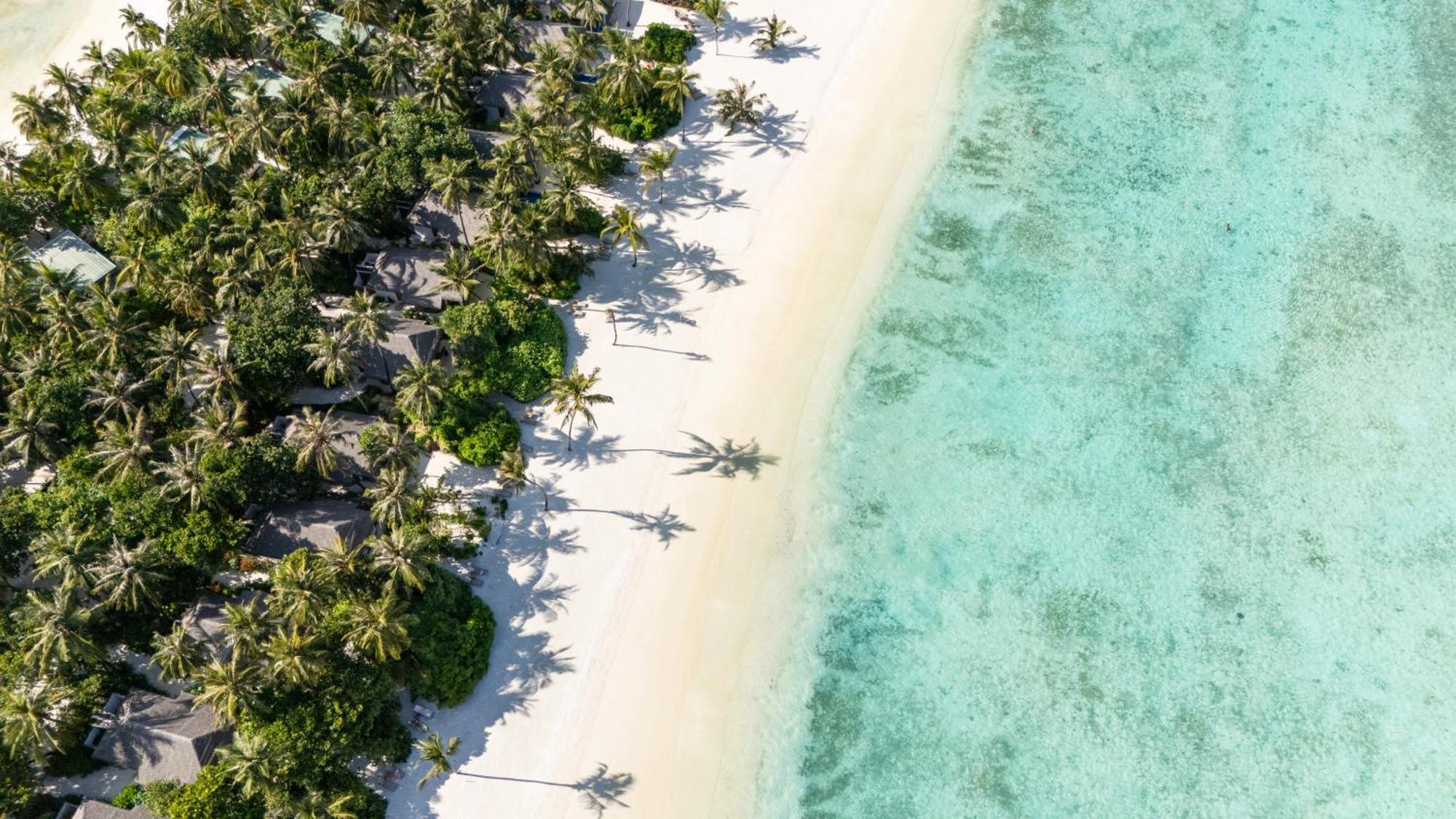 Cocoon Maldives Hotel Kurendhoo Exterior foto