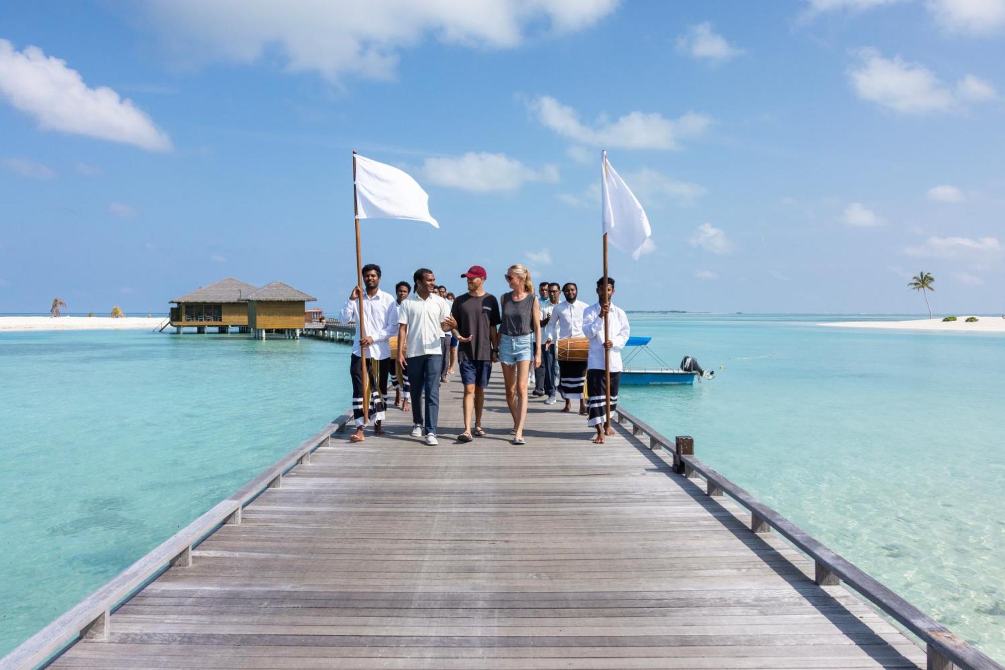 Cocoon Maldives Hotel Kurendhoo Exterior foto