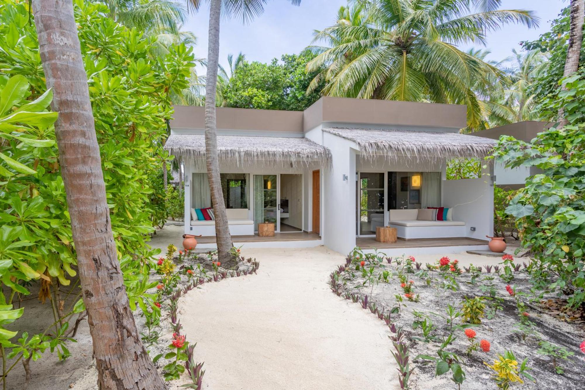 Cocoon Maldives Hotel Kurendhoo Exterior foto
